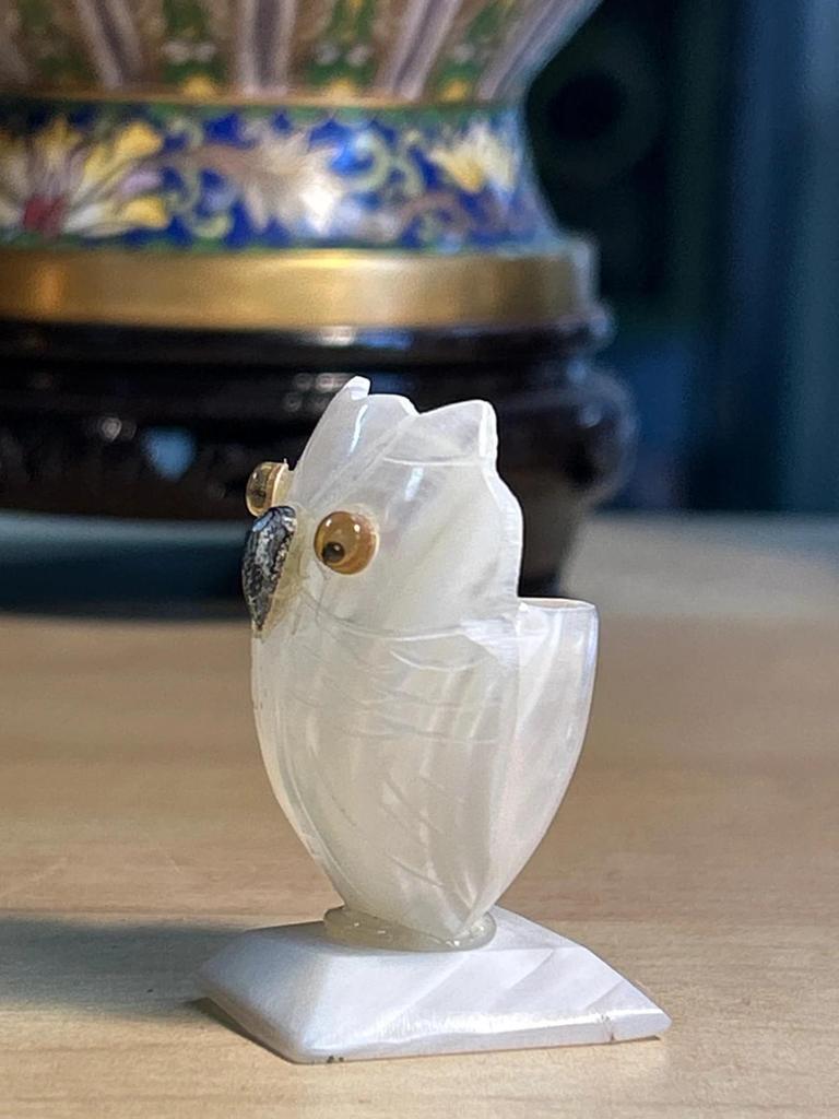 Statuette sculpté Chouette / Hibou en nacre