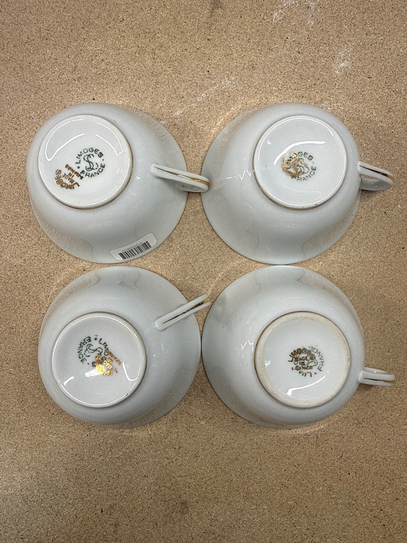 Service de tasses – Limoges – Vaisselle – Porcelaine blanche et dorures