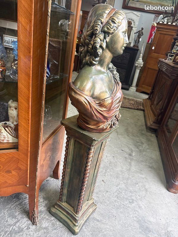 Buste de femme – Classique – Ornements – Avec colonne assortie
