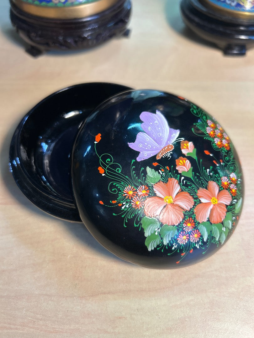 Boîte vintage laquée fleurs