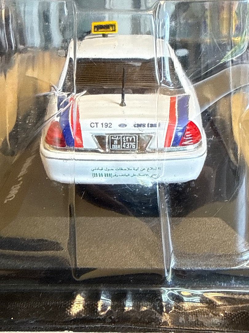 Voiture miniature – Ford Crown Victoria – Taxi – Blanc Dubai 2002