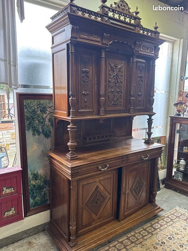 Buffet deux corps – Style Henri 2 – Ornement – Chêne sculpté
