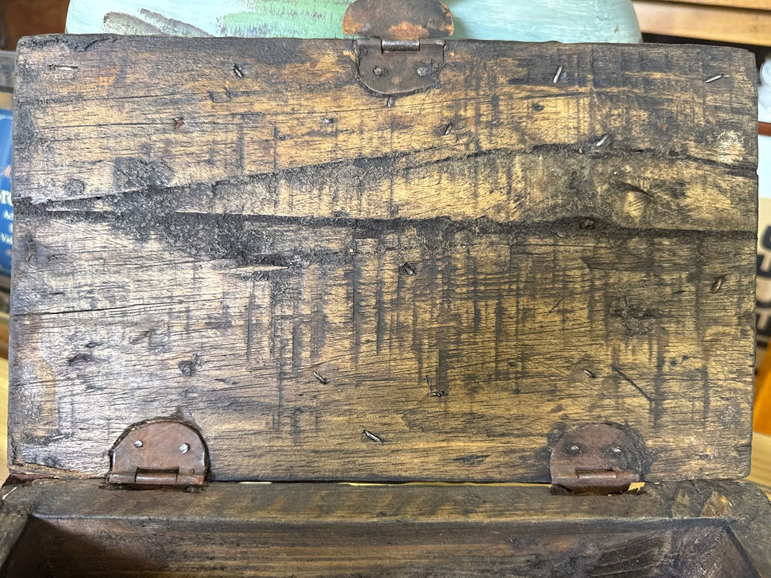 Coffre Fort Touareg Boîte en bois – Vintage – Boîte – Métal clouté rustique
