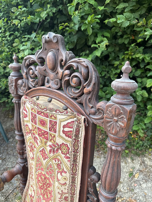 Fauteuil Haute Époque – Mobilier – Bois Sculpté Tapisserie