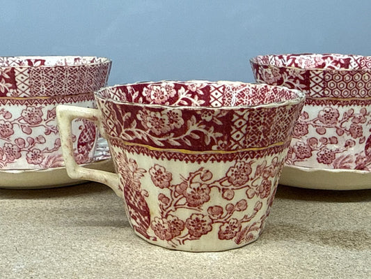 Lot De Tasses Et Soucoupes Staffordshire Vintage Bordeaux