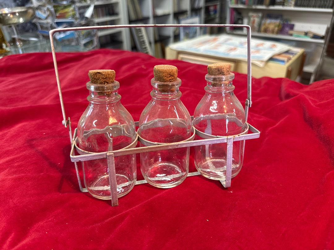 Porte-bouteilles – Vintage – 3 flacons en verre