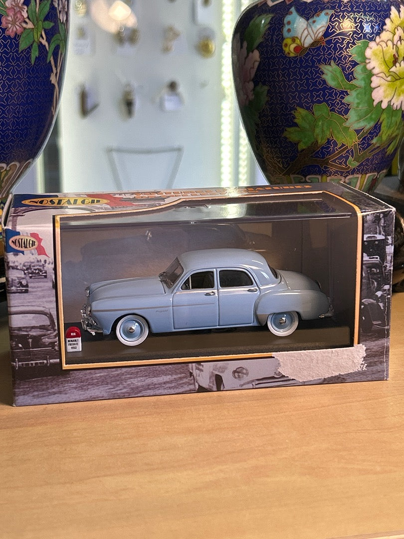 Renault Fregate 1953 - 1/43 - Bleue - 200g - Très Bon Etat
