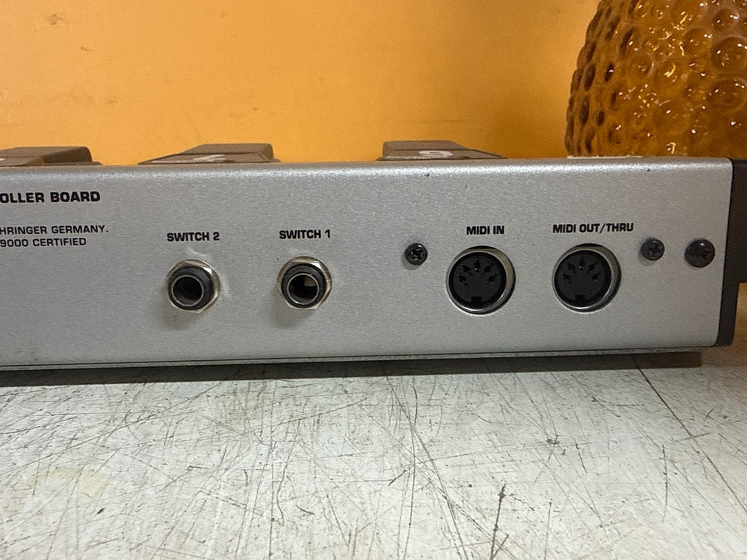 Pédalier Midi Behringer Fcb1010 Pédale d'effets Avec housse Rockbag
