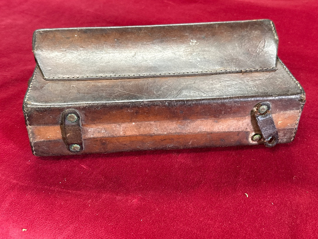 Boîte ancienne en cuir – Étui vintage