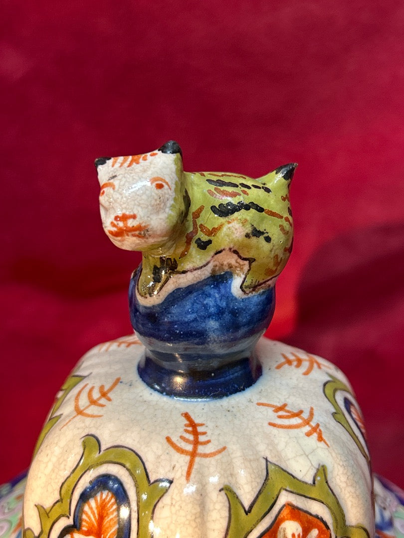 Pot couvert a gingembre décor personnages