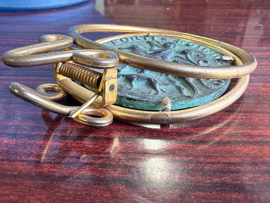 Pince à courrier – Sceau médiéval – Ornement – Laiton bronze cavalier