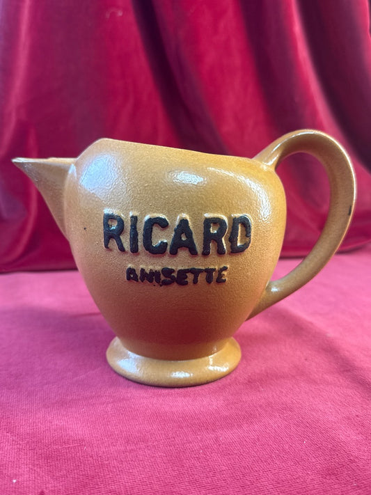 Pichet Ricard Anisette en céramique ocre, lettres en relief