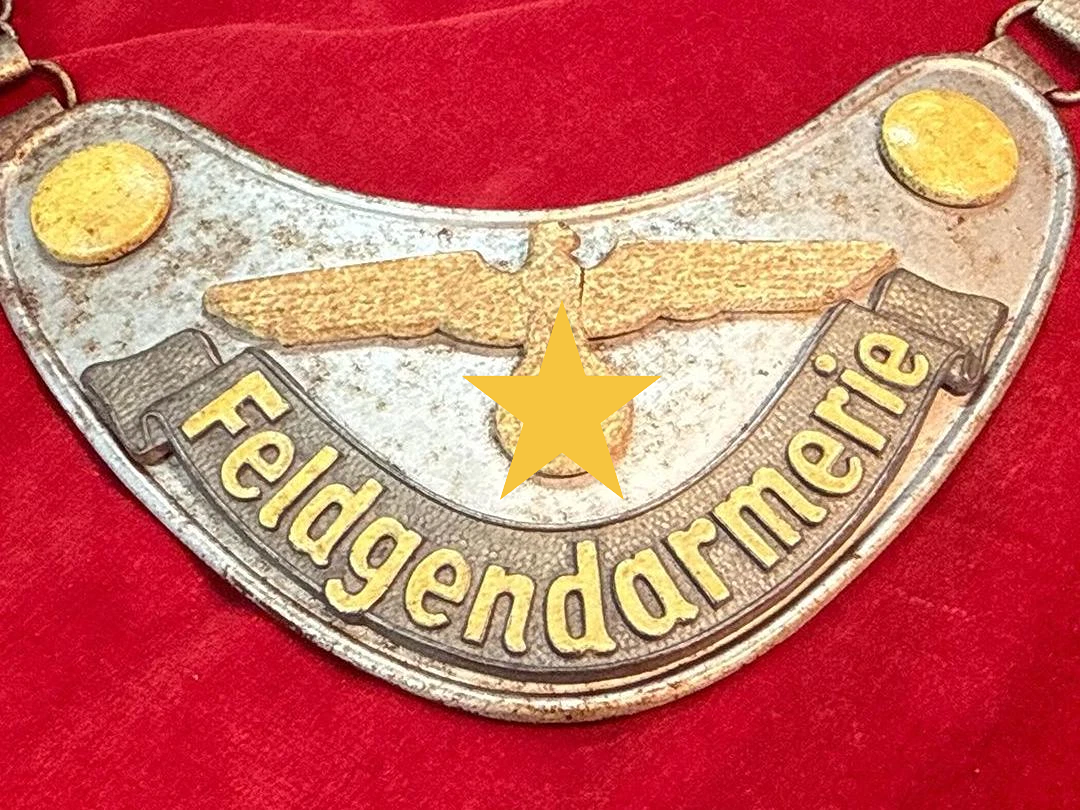Hausse-col historique de la Feldgendarmerie d'époque Allemagne Ww2 Guerre
