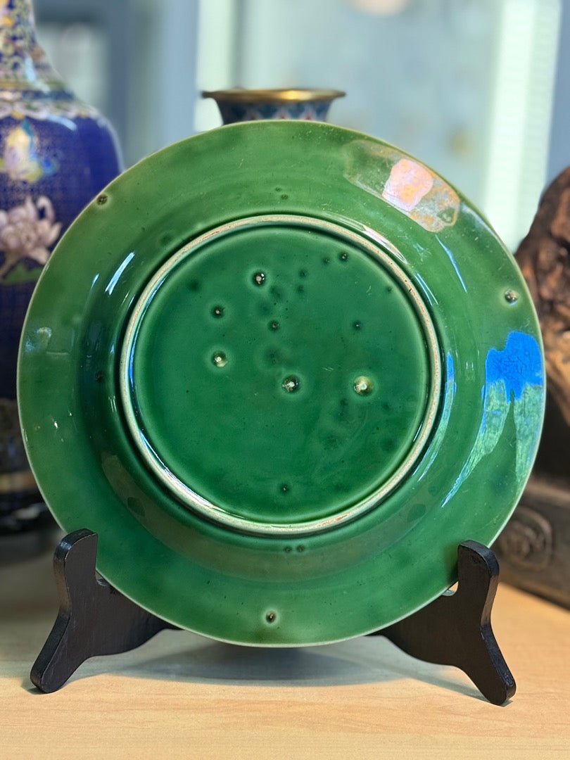 Assiette Barbotine – Décor Feuilles – Art De La Table – Vert Émaillé
