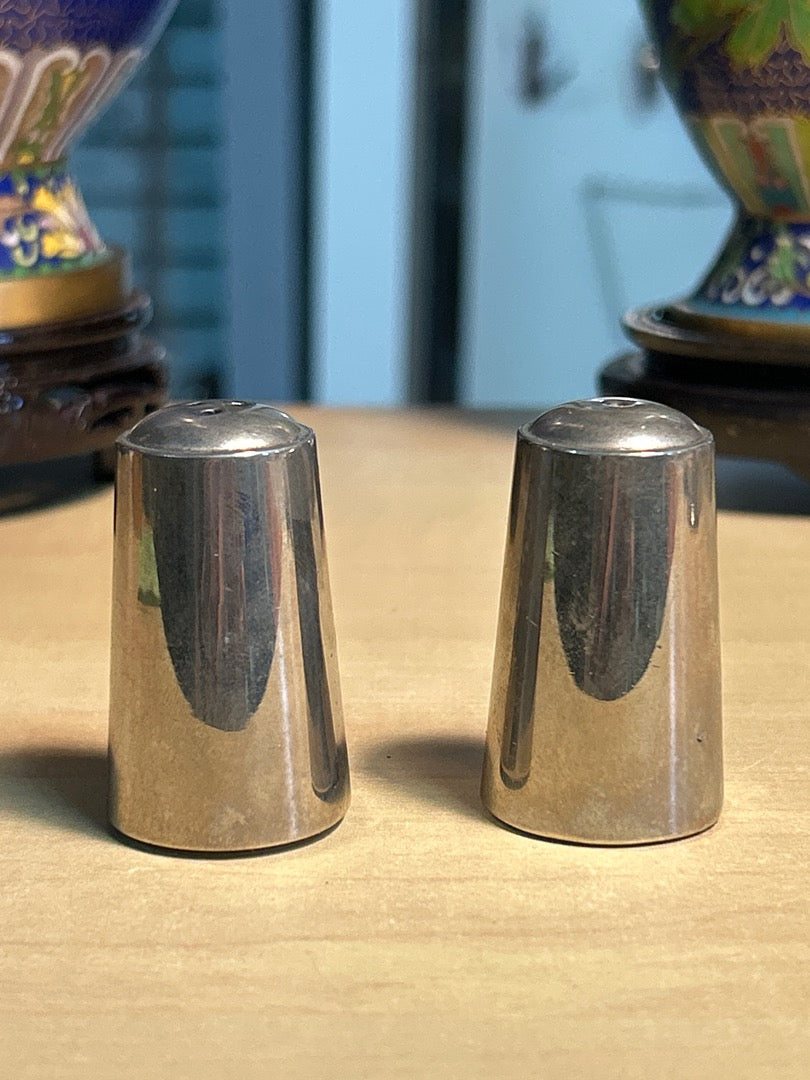 Salière Et Poivrière – Métal Argenté – Art De La Table – Motif Raisin