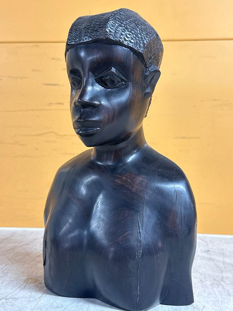 Sculpture – Buste en bois sculpté