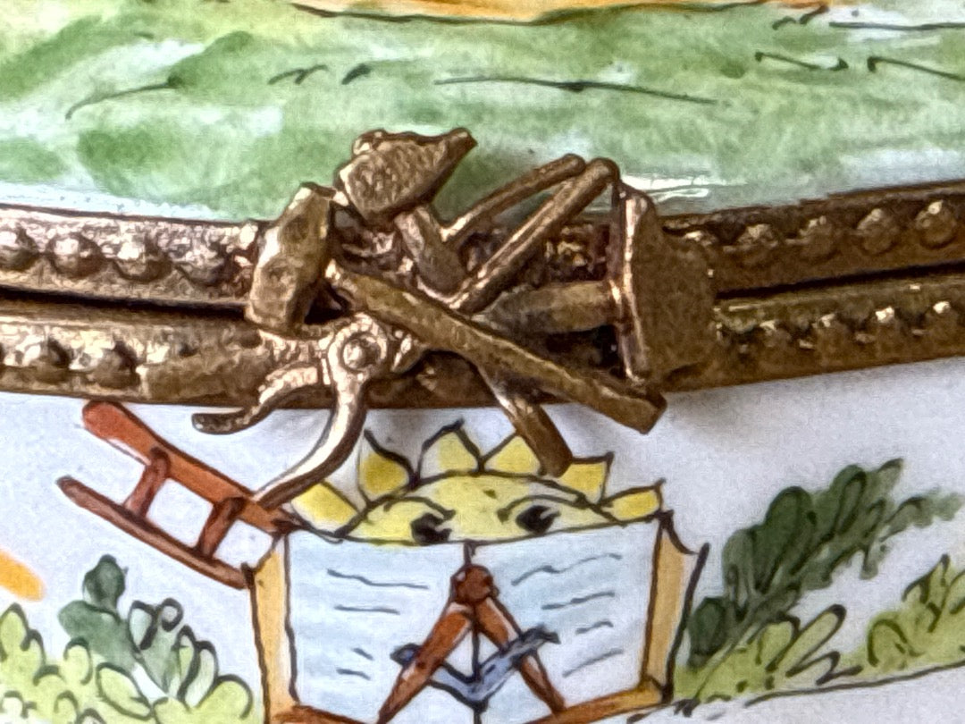 Boîte en porcelaine – Limoges – Ornement – Symboles maçonniques