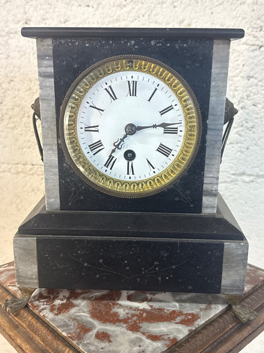 Pendule ancienne en marbre – Horloge de cheminée