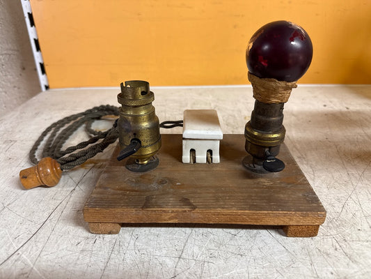 Lampe de table – Bryant – Table Lamps – Vintage bois laiton