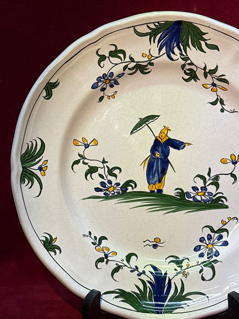 Assiette en céramique décor Moustiers Chinois Puy du Fou