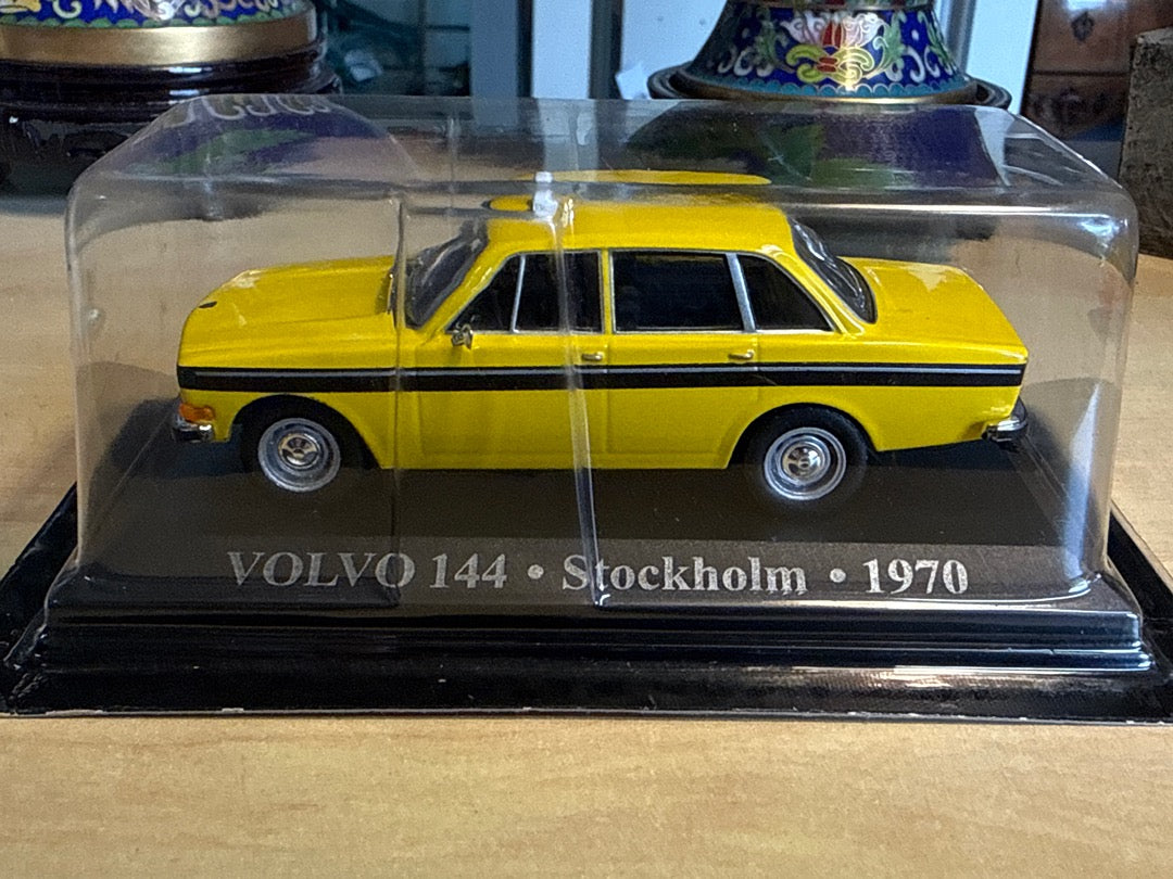 Voiture miniature – Volvo 144 – Véhicules – Taxi jaune 1970