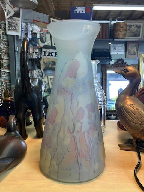 Vase 24cm ilanit pate de verre dépoli pastel année 50