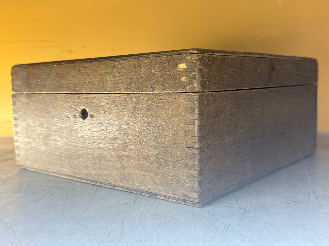 Boîte ancienne en bois – Boîte de rangement vintage