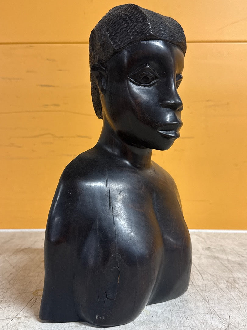 Sculpture – Buste en bois sculpté