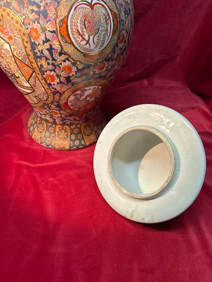 Grande potiche couverte style imari