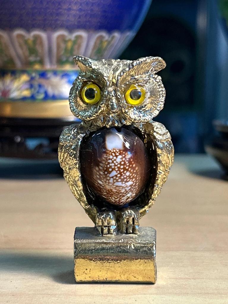 Statuette sculpté Chouette / Hibou en métal avec coquillage