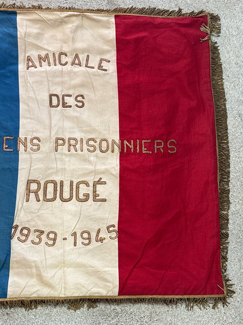 Ancien drapeau amicale des anciens prisonniers Rougé 1939-1945