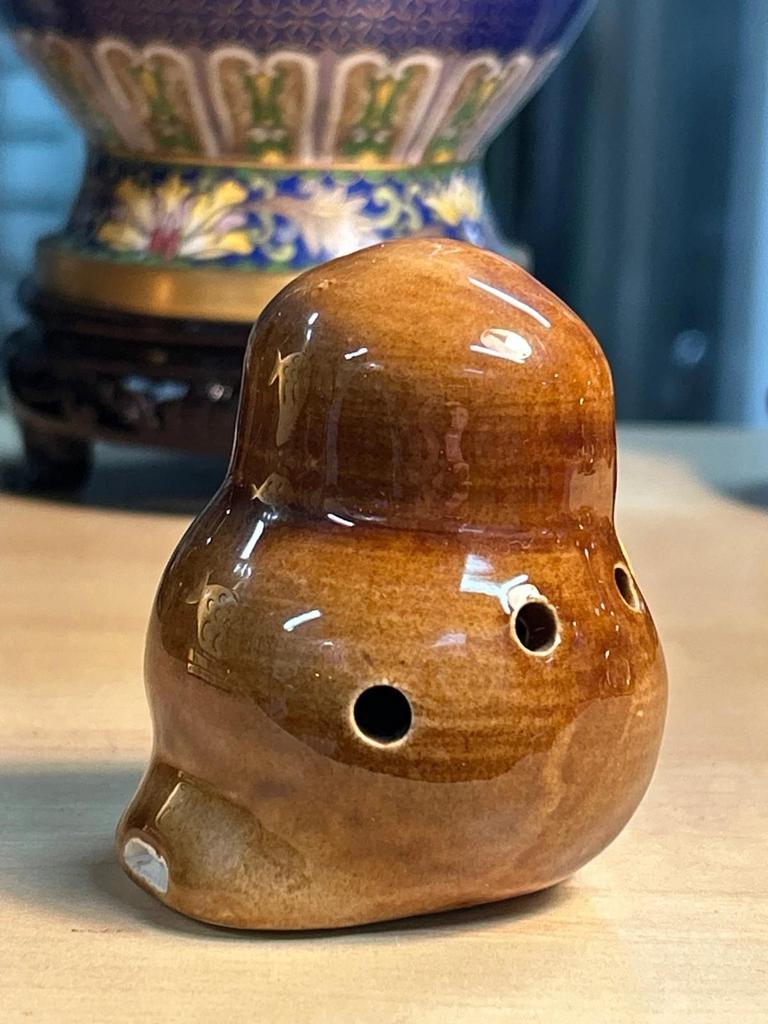 Statuette sculpté Chouette / Hibou Sifflet a oiseaux en céramique signé Jen