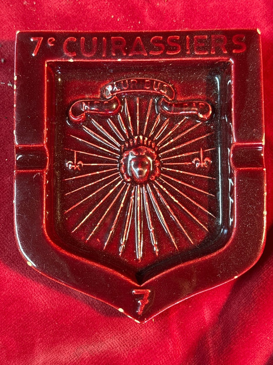 Cendrier – 7e Cuirassiers – Militaria – Céramique bordeaux