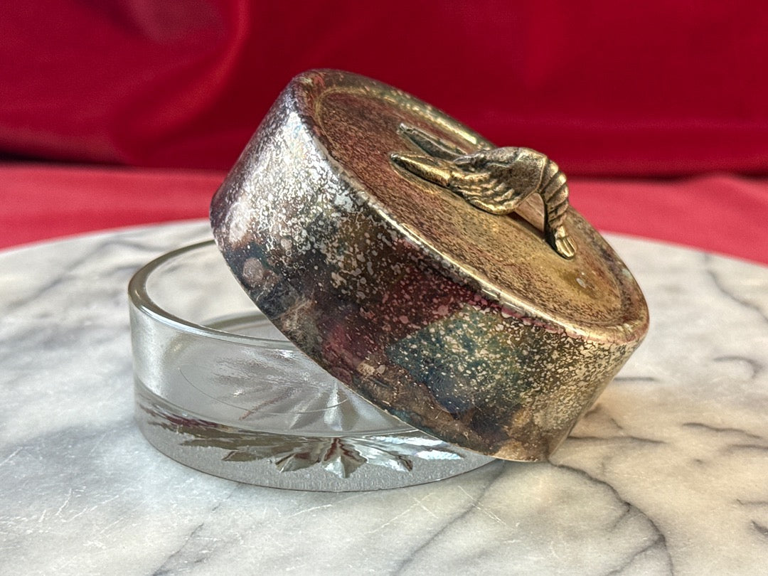 Boîte ronde en verre à fond étoilé, couvercle en métal décor homard