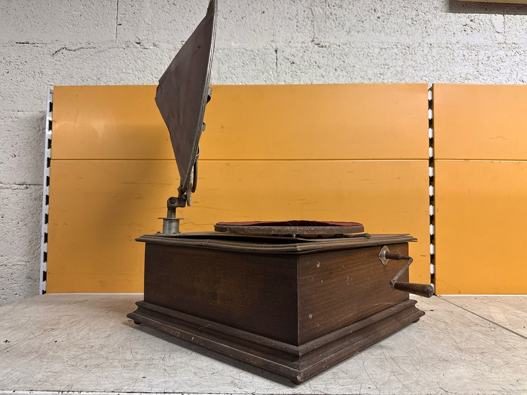 Gramophone ancien – Meuble en bois
