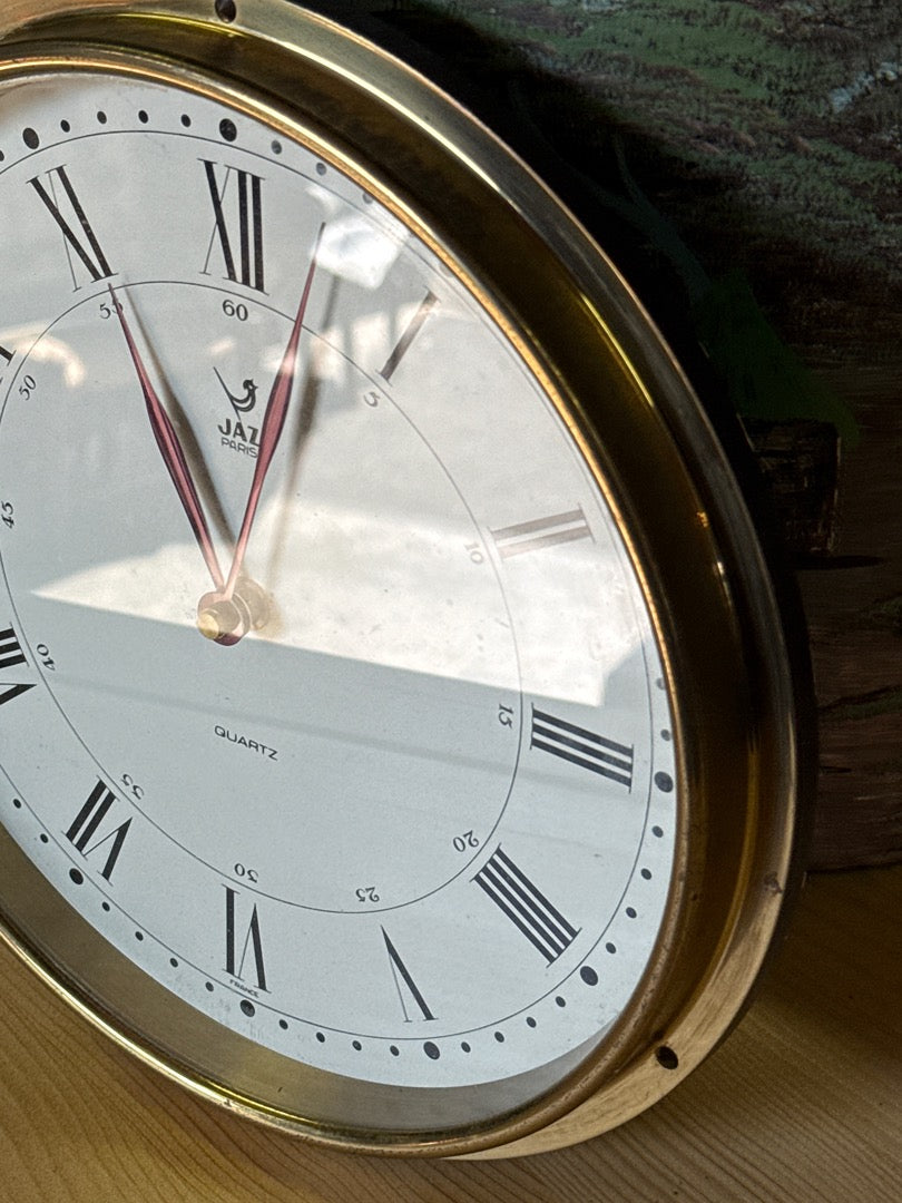 Horloge murale – Jaz – Décoration – Dorée et blanche