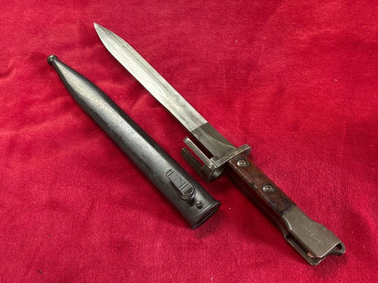 Baïonnette militaire – Arme blanche avec fourreau