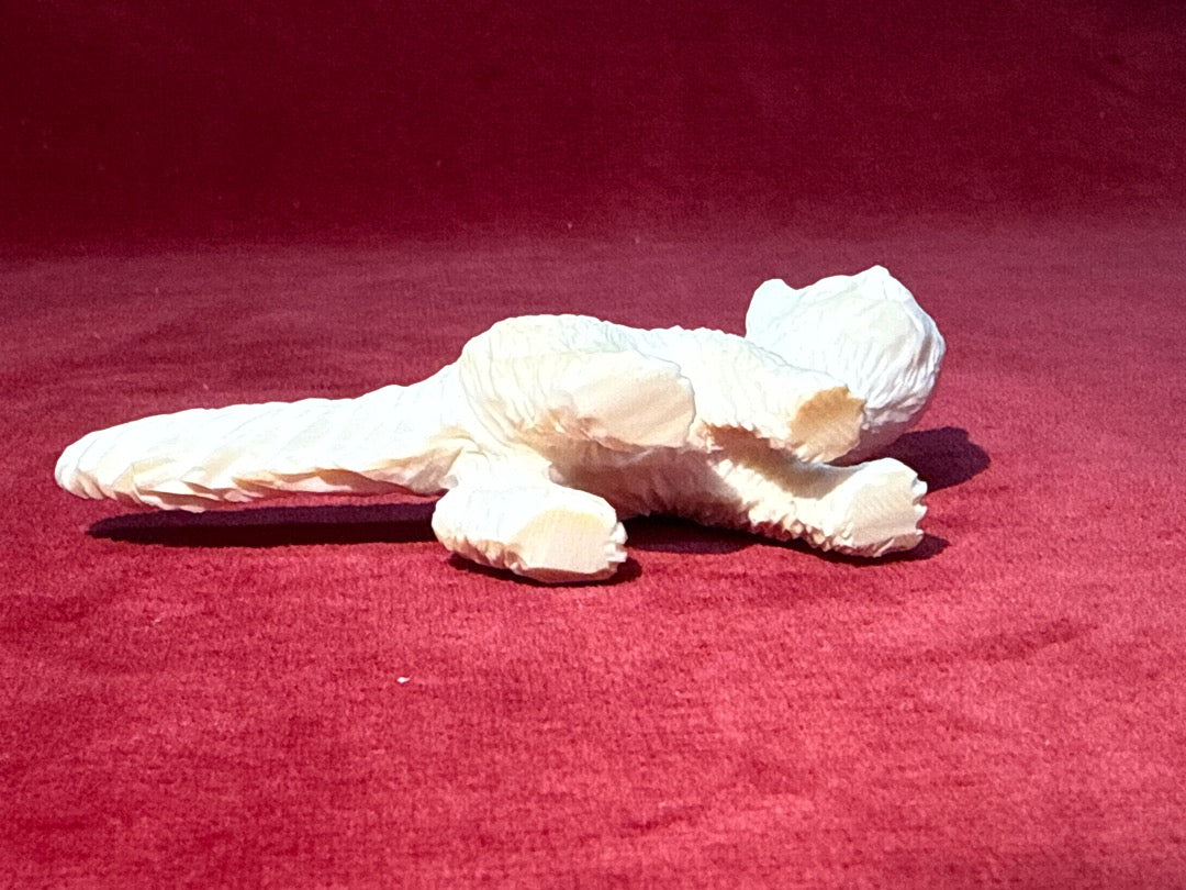 Petite figurine chat en os sculpté Signé Lechat