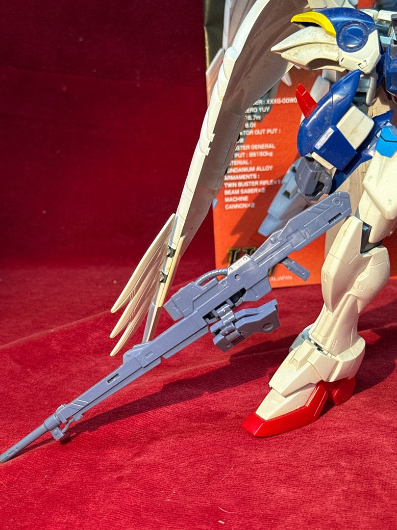 Figurine Wing Gundam Zero Custom Bandai