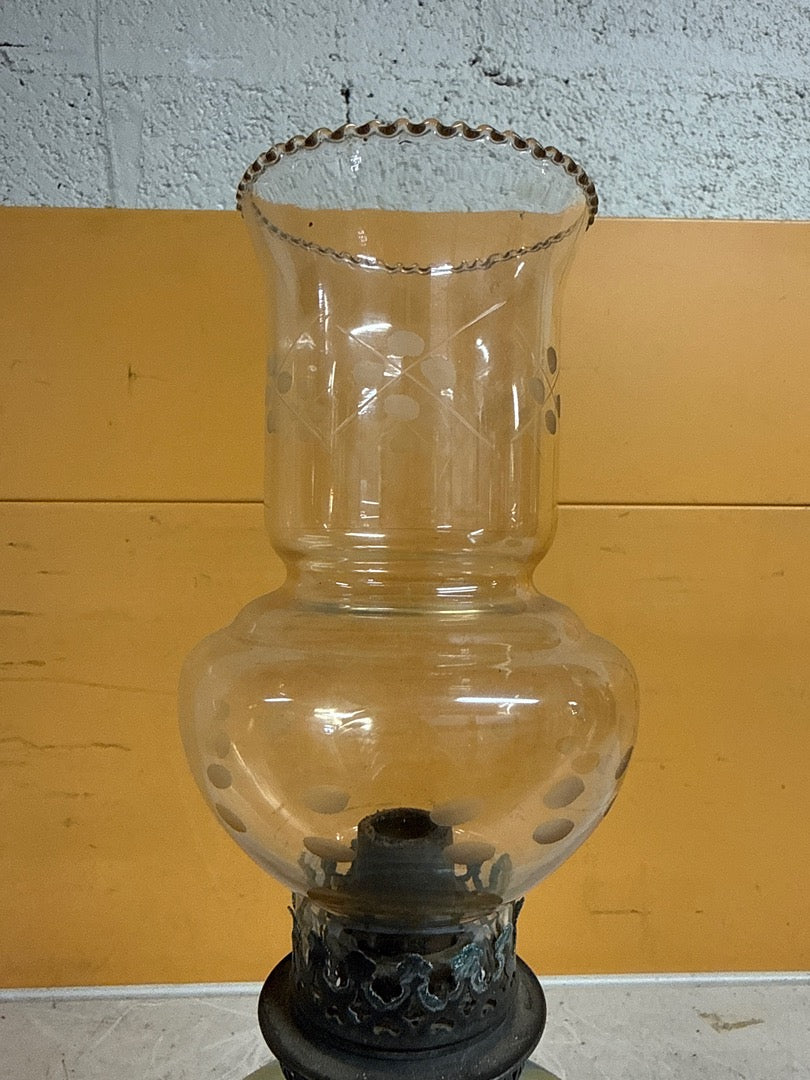 Lampe à pétrole – Ancien modèle en verre bleu et métal