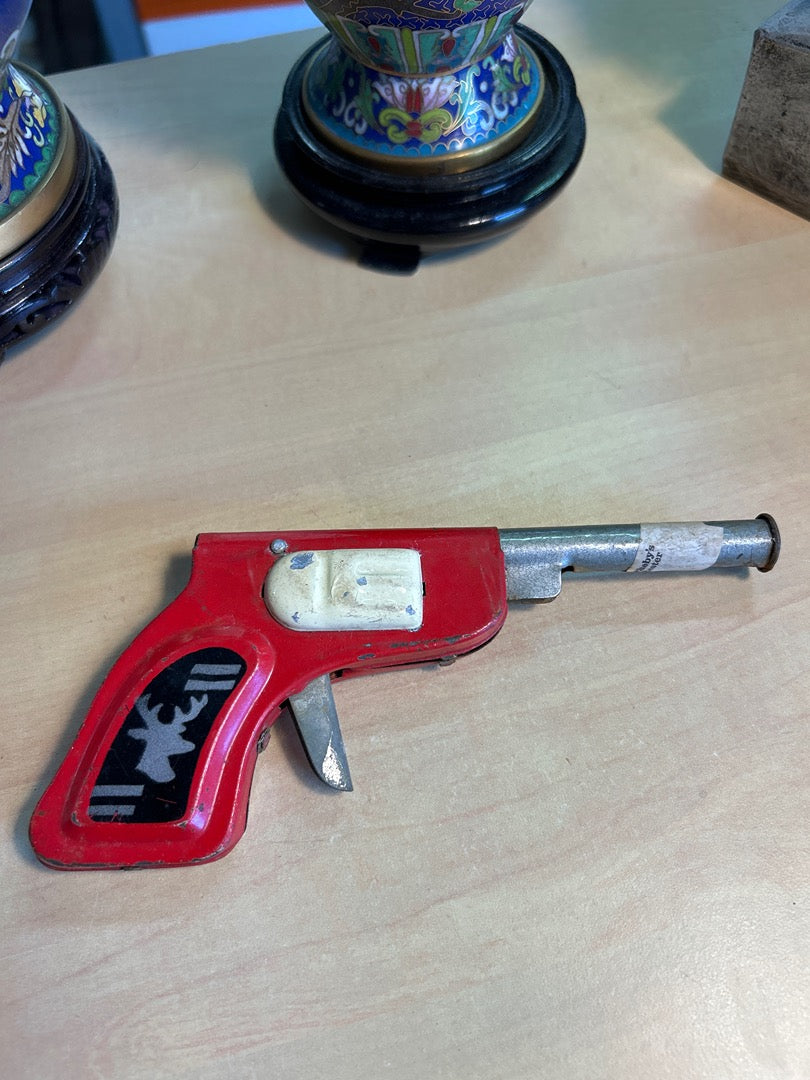 Pistolet En Tôle – Jouet Ancien – Collection – Métal Rouge
