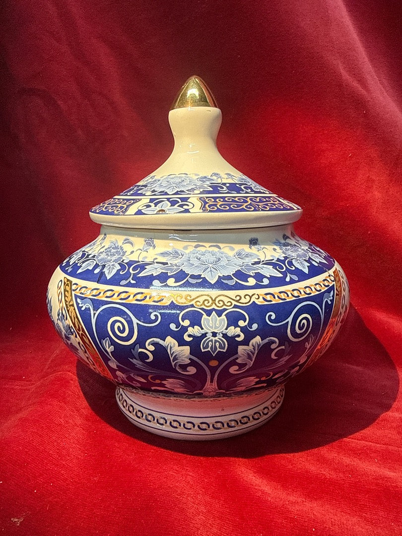 Bonbonnière en porcelaine motifs paons Japodel 120