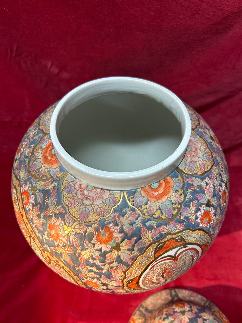 Grande potiche couverte style imari