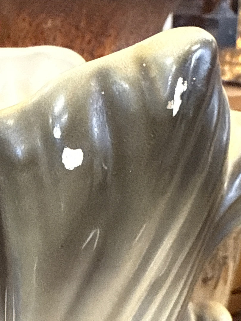 Vase – Capodimonte – Ornements – Barbotine grise rose