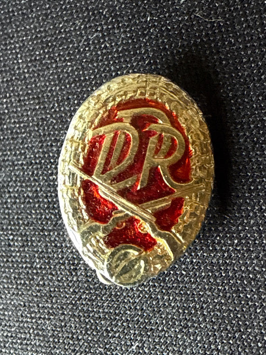 Insigne – Dr – Broches – Tir vintage doré rouge