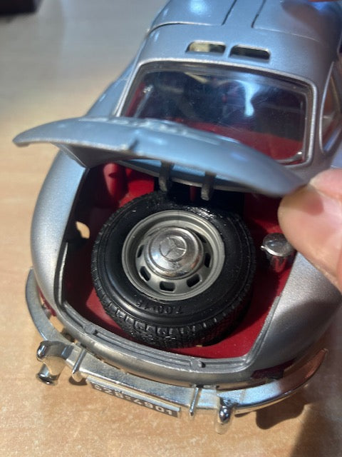 Voiture Collection Mercedes 300sl 1/18 Burago Gris