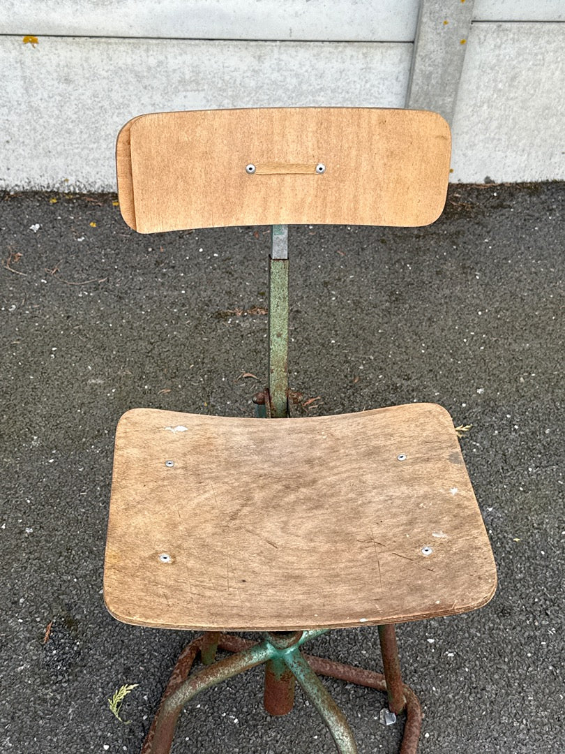 Chaise d'atelier – Bienaise – Bureau – Métal et bois patiné