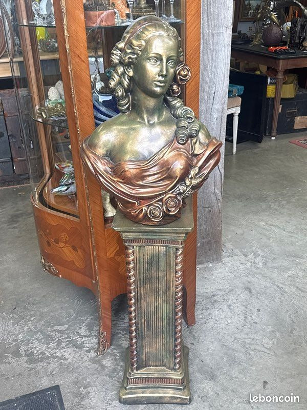 Buste de femme – Classique – Ornements – Avec colonne assortie