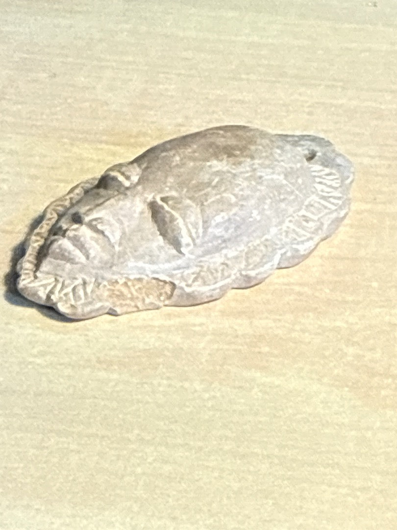 Pendentif masque – Artisanal – Bijoux – Pierre sculptée