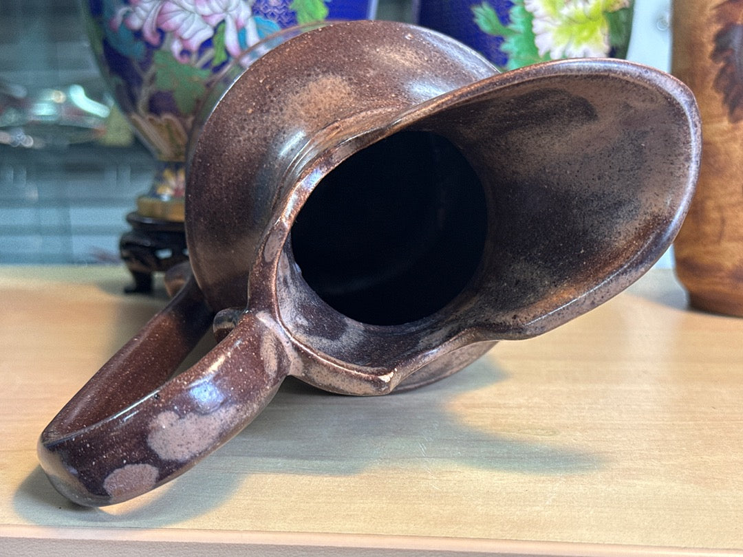 Pichet ancien en céramique – Brun